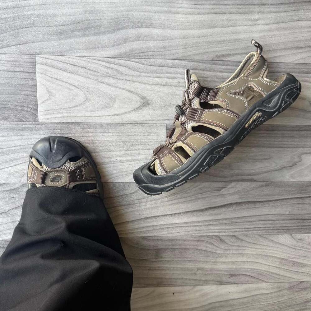 Skechers Men's Brown Fisherman Sandals Size 9